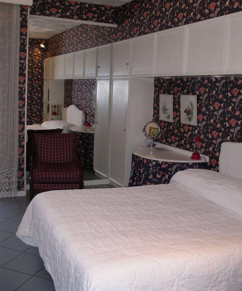 Relais Du Bois Saint Georges - Hotel De Charme Saintes Exteriör bild